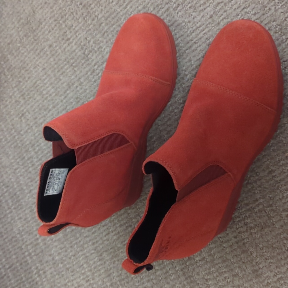 Sorel wedge booties